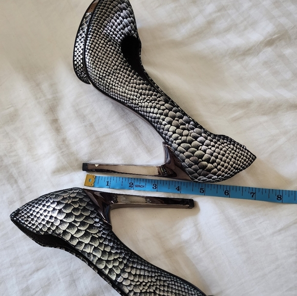 BCBGMaxAzria Leather Gunmetal Willoe Serpent Platform 4.5" Heel size 7 - Picture 6 of 11
